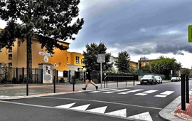 Bezpečnější cesta do školy: Křižovatka u MŠ Větrník má novou podobu